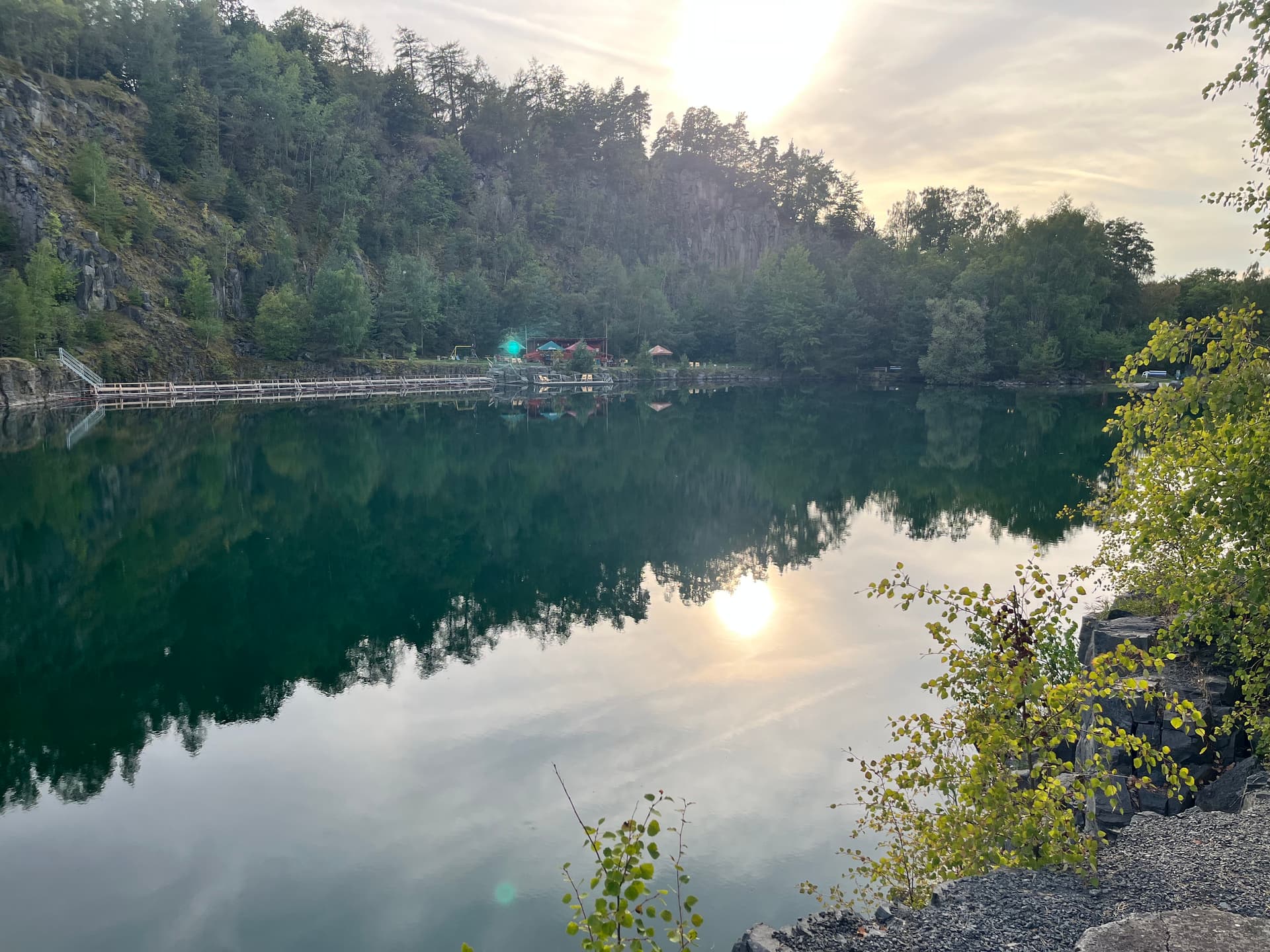 Sonnenuntergang am Steinbruchsee